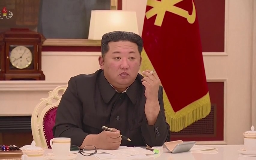 Nhà lãnh đạo Triều Tiên Kim Jong Un chỉ đạo cuộc họp về chống Covid-19
